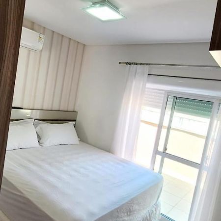 Suite, Piscina Compartilhada, Nao E O Apartamento Inteiro Somente Suite Бомбіняс Екстер'єр фото